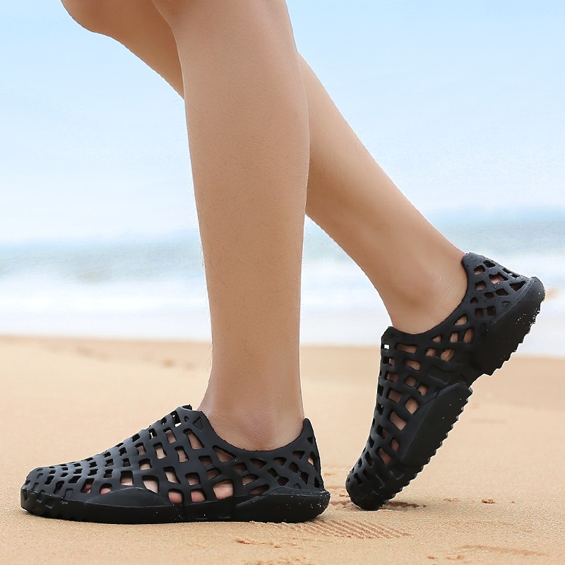 Giày Crocs Đi Mưa Chống Trượt Thiết Kế Thoáng Khí Thời Trang Cho Cặp Đôi