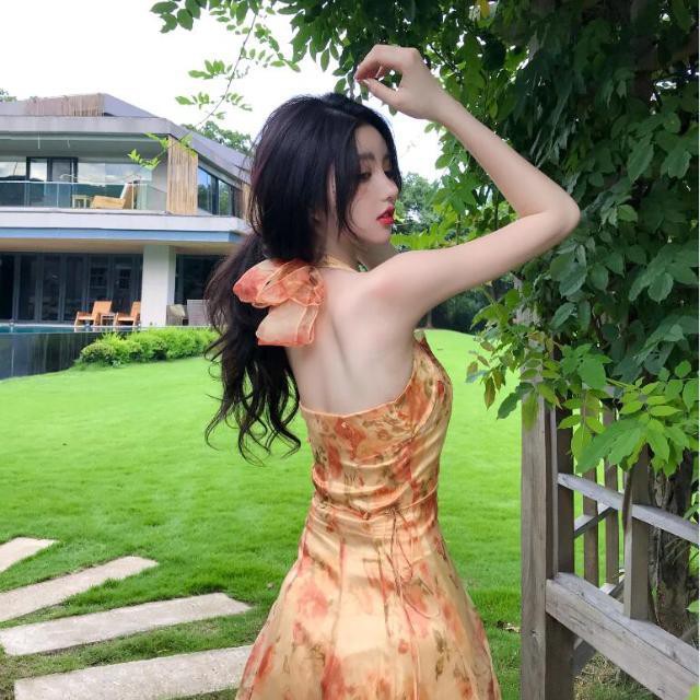 Đầm Voan Dài Buộc Dây Màu Vàng