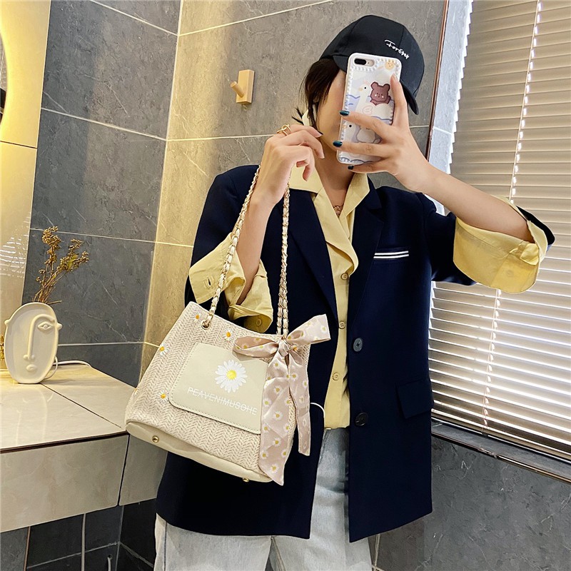[Mã FAMAYWA2 giảm 10K đơn 50K] Túi cói hoa cúc họa mi phối nơ-Túi cói đeo vai Hàn Quốc - Túi cói đi biển | BigBuy360 - bigbuy360.vn