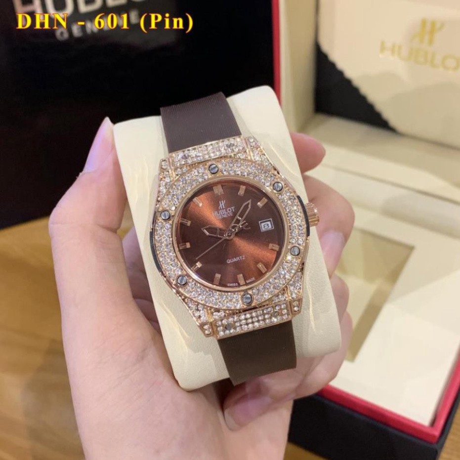 Đồng hồ nữ hublot HBL mặt tròn đính viền đá dây cao su thơm vani cao cấp DHN601