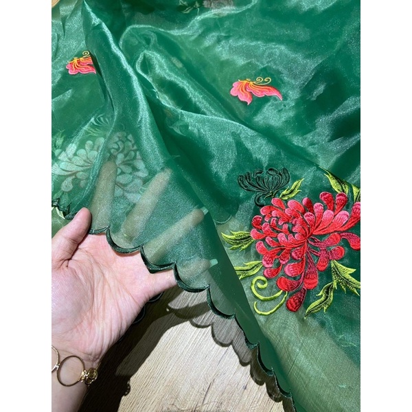 Khăn chùm thêu hoa