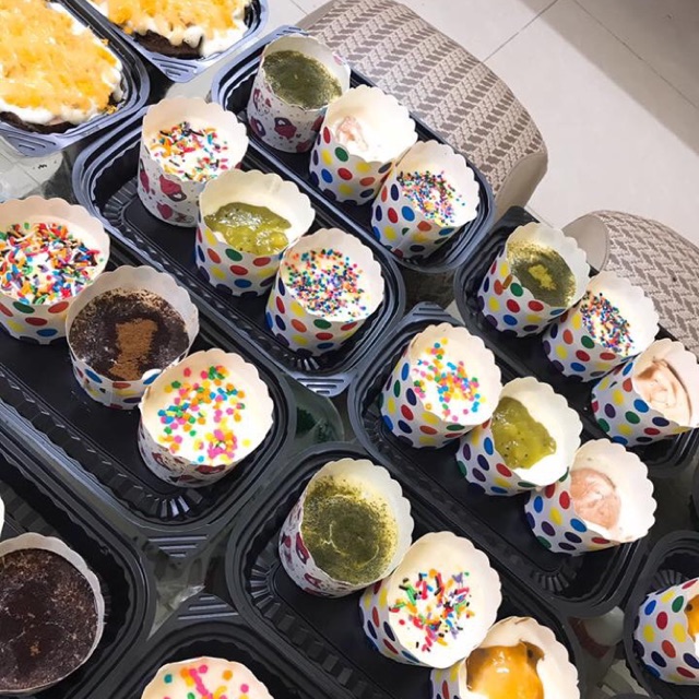 Lốc 50 cái Cupcake cứng làm bánh size to, nhỏ