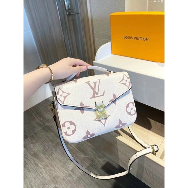 Túi pochette LV