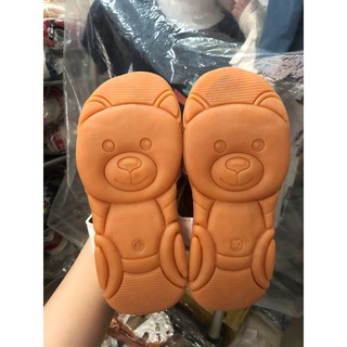 Giày sandal be gai