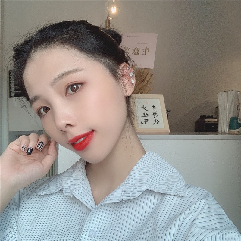 Khuyên tai kẹp vành một bên không bấm lỗ K050 bằng hợp kim mạ vàng hoặc bạc hình ngôi sao đính đá dáng midi (1 chiếc)