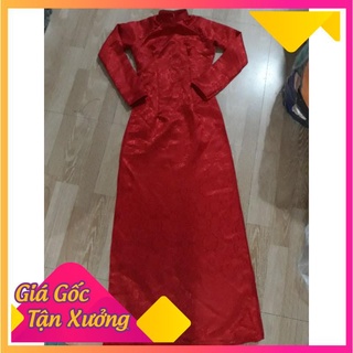 Áo dài gấm đỏ kèm quần