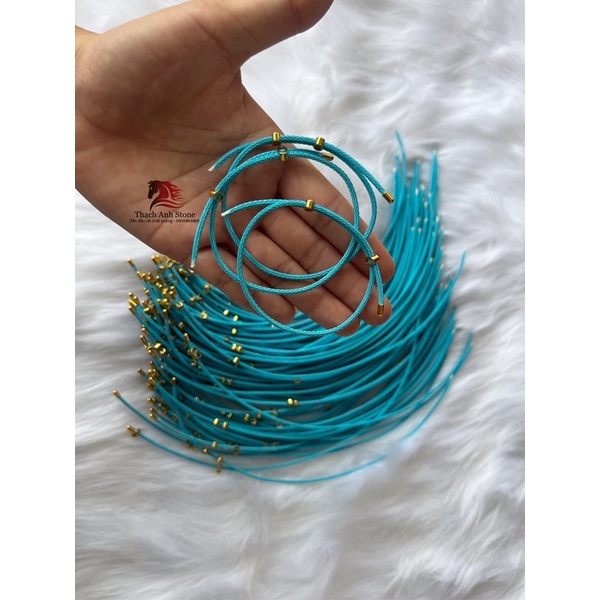 Vòng tay dây cước màu xanh dương nhỏ 2mm có chốt vàng 2 đầu