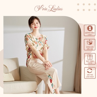 Đồ bộ trung niên nữ cho mẹ, Hàng Quảng Châu cao cấp, Bộ voan tay ngắn quần lửng hoa kem V'vie Ladies #B12