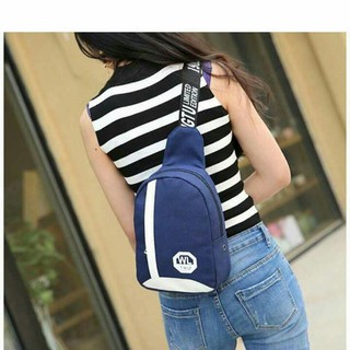 Túi chéo đen sọc đứng 20k ĐEN