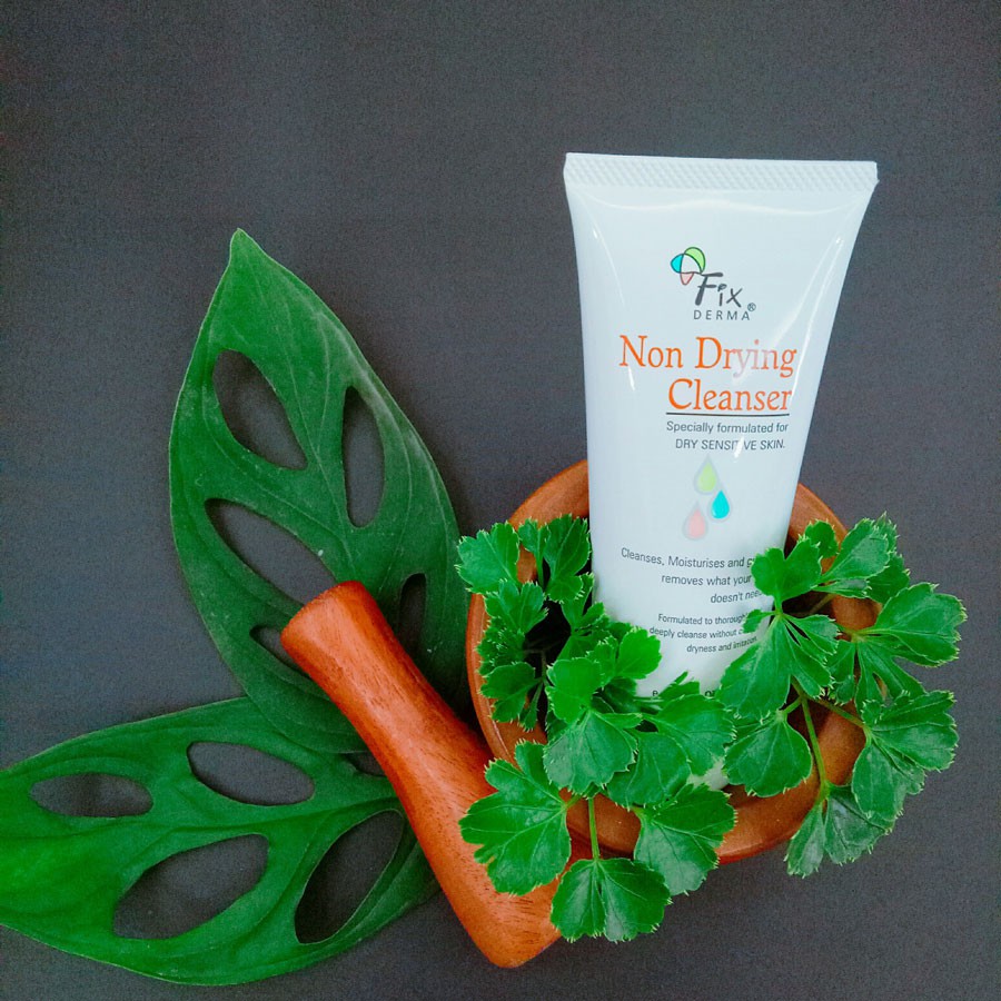 Combo Chăm sóc da nhạy cảm Fixderma Non Drying Cleanser và Kem dưỡng ẩm Cleovera