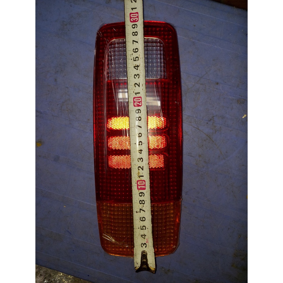 Đôi đèn hậu kia.Nắp đèn hậu kia. kia 1t4, kia k3000, k2700, k165....