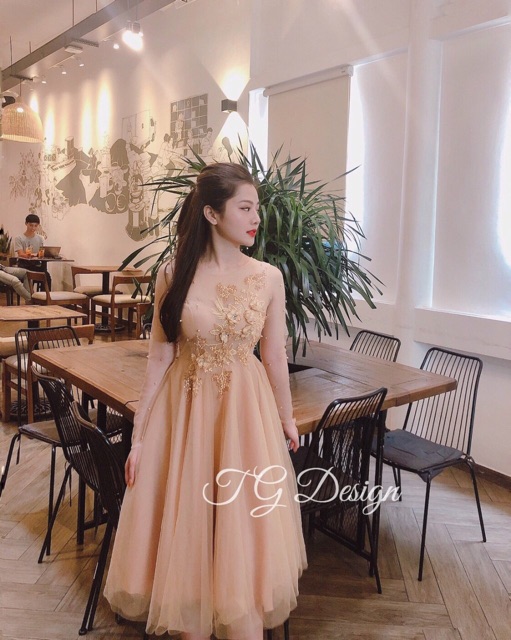 Váy đính hoa đá