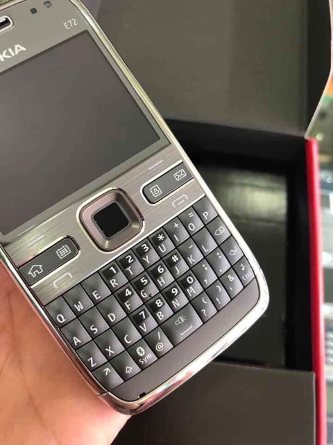 NGUYÊN ZIN, chính hãng, điện thoại cổ Nokia e72 new full box