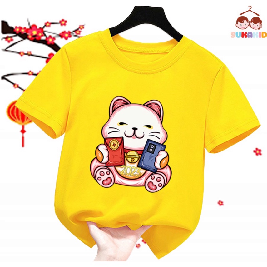 Gía sỉ Áo thun tết hình con mèo cầm bao lì xì tết ,áo cho bé từ 6kg-30kg.AT06.