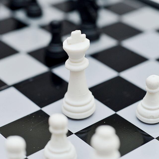 BÀN CỜ VUA NAM CHÂM CAO CẤP