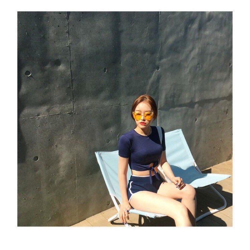 Bikini 2 mảnh tay ngắn kín đáo xanh navy