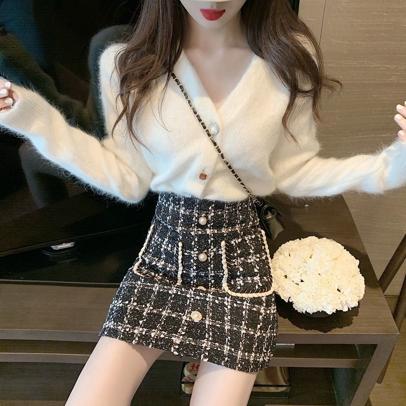 Set Áo Len Cổ Cao Dài Tay + Chân Váy Ngắn Thời Trang Nữ