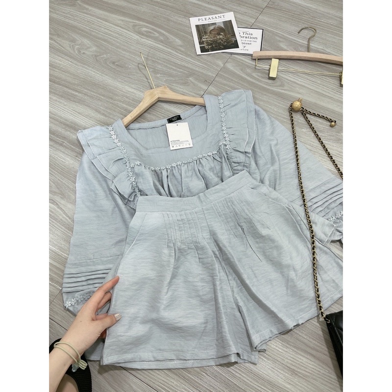 Set quần viền hoa nhí màu xanh yêu | BigBuy360 - bigbuy360.vn