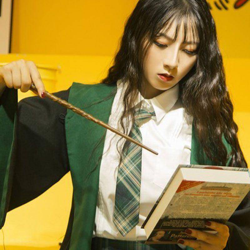 Harry Potter wand around the magic wand movie with the same style children's magic wand Hermione Dumbledore hot selling Harry Potter COS performance magic wand new non-luminous models