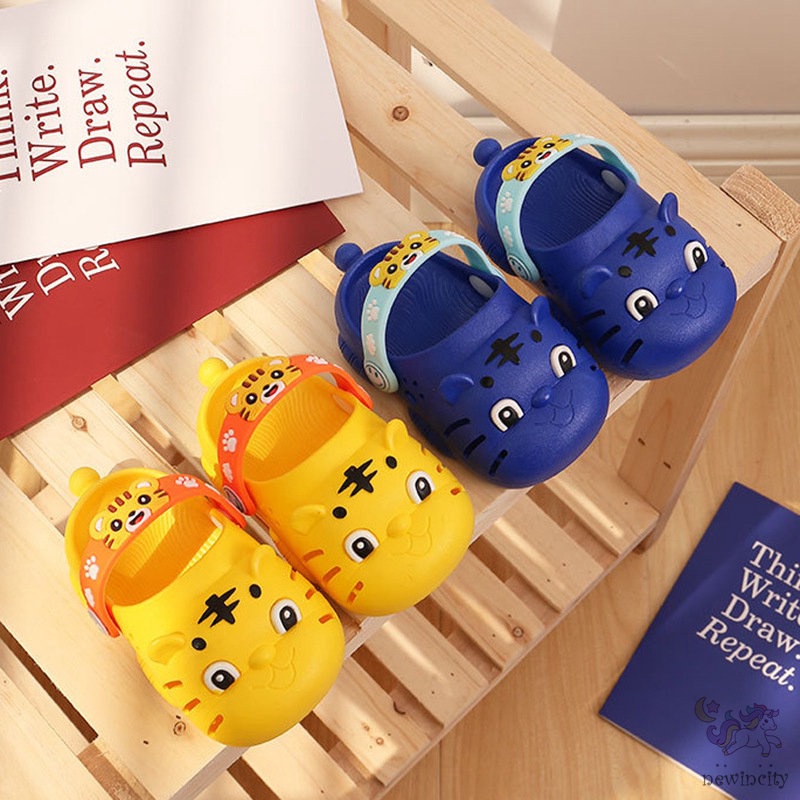 Dép Đi Biển Đế Mềm Chống Trượt Thoải Mái Thời Trang Mùa Hè Hàn Quốc Cho Bé