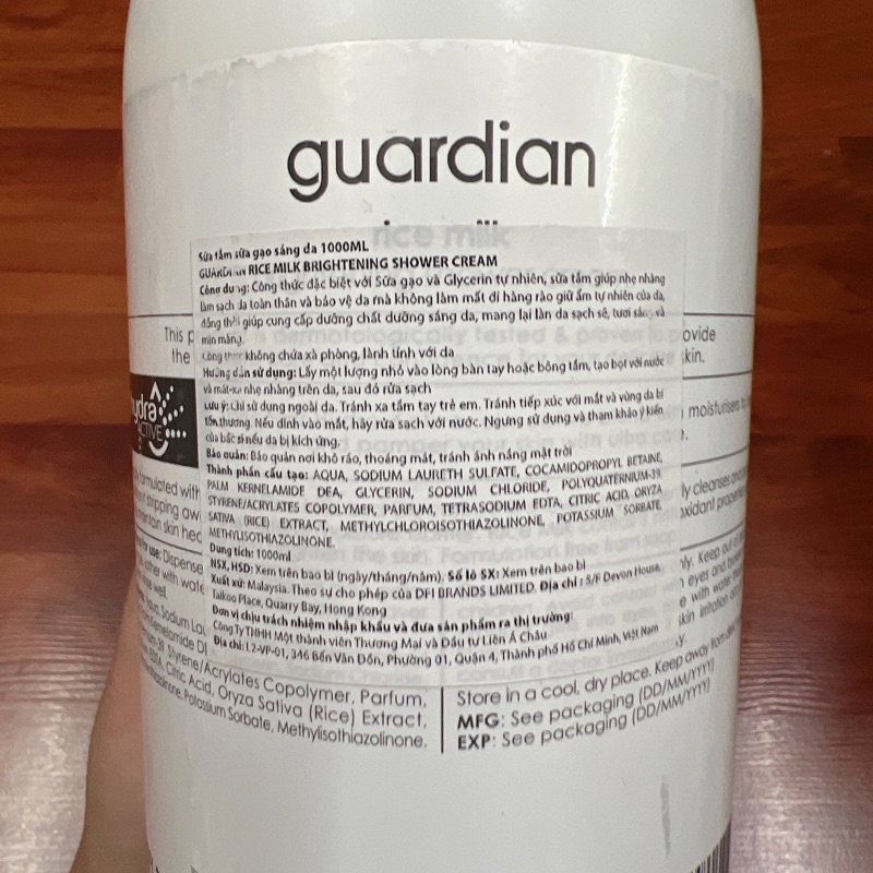 Sữa Tắm Dưỡng Sáng Da Guardian Brightening Rice Milk Shower Cream Chiết Xuất Gạo 1000ml / 1L