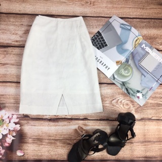 Chân váy bút chì linen trắng_80k
