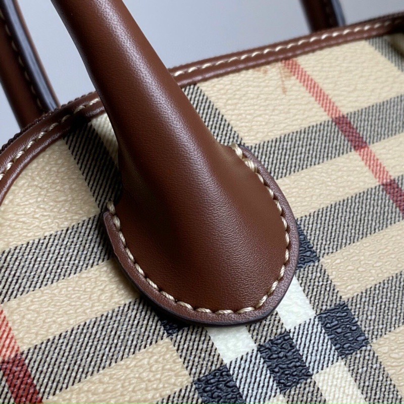 Túi burberry dáng hến