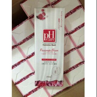 Dung dịch vệ sinh phụ nữ PH Care Nhật
