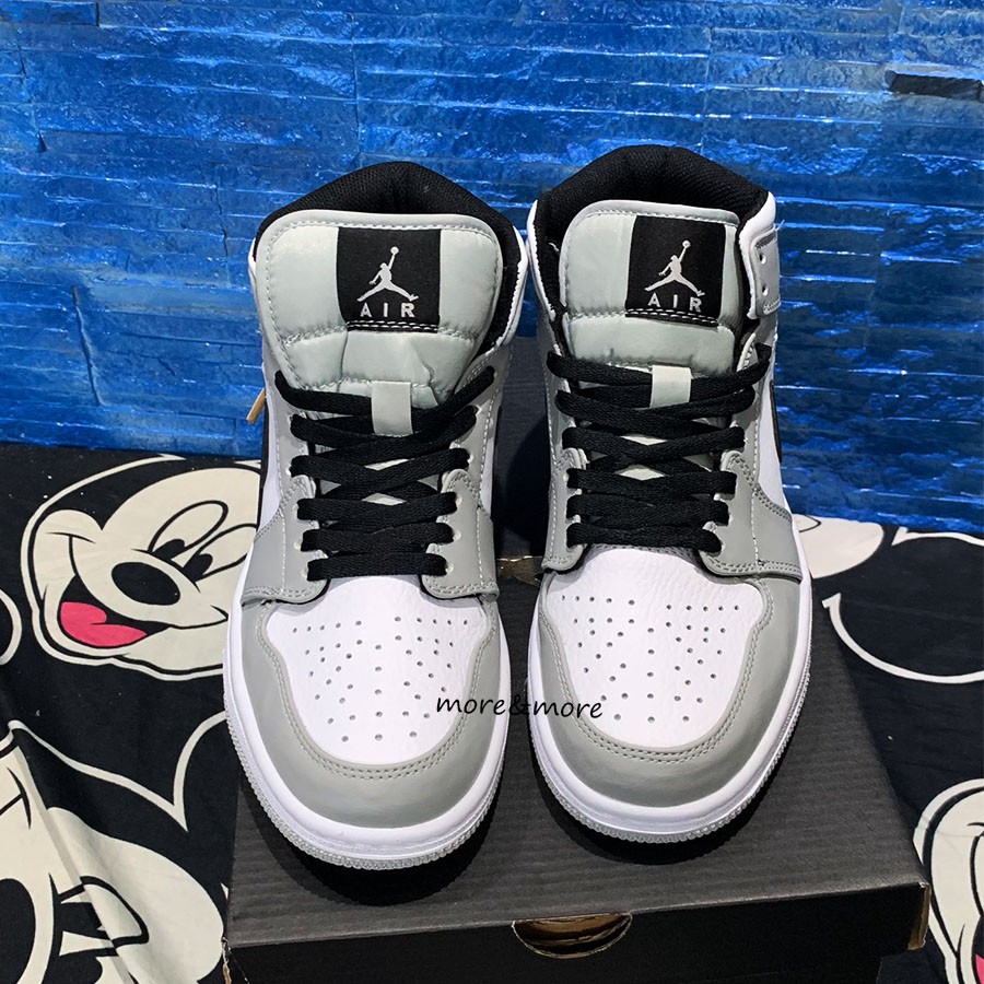 [More&More] Giày thể thao Jordan 1 Mid Light "Smoke" Grey x OG