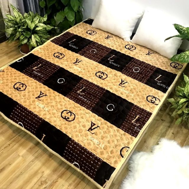 Thảm nỉ trải giường