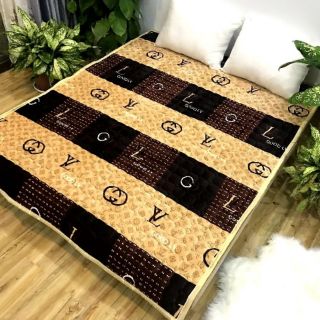 Thảm nỉ trải giường