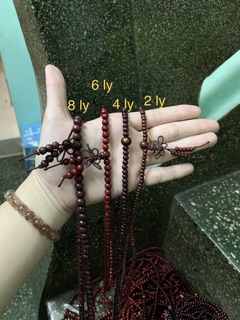 Chuỗi gỗ cổ màu đỏ nâu 108 hạt