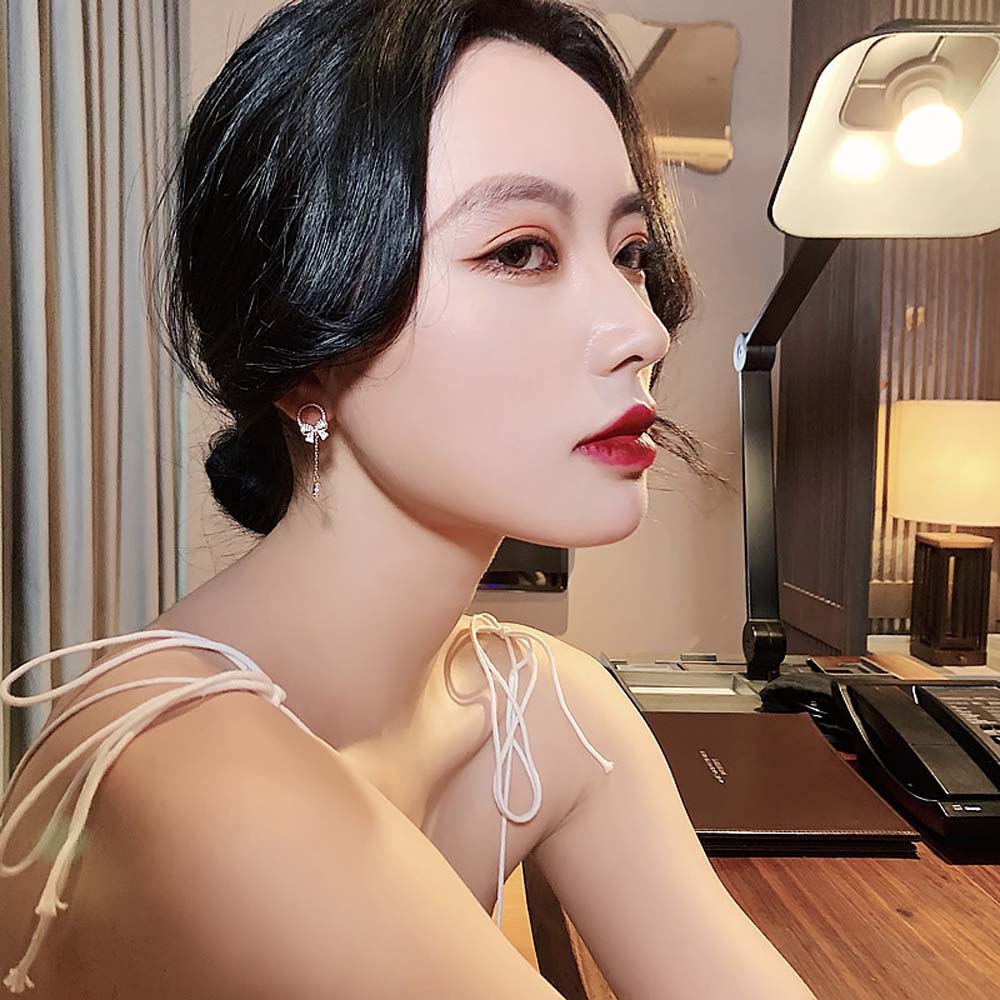 Khuyên Tai Nữ Trang Dáng Dài Tạo Hình Độc Đáo