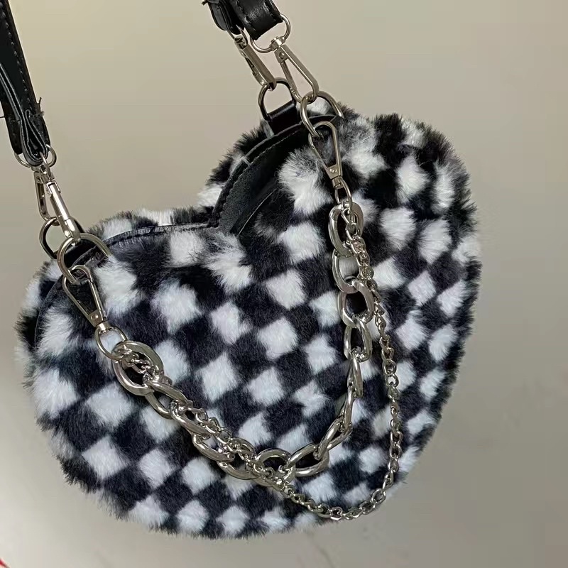 Túi xách đeo chéo nữ hình trái tim sọc caro tặng kèm dây xích thời trang,Túi da beo phong cách Mai Âm Nhạc