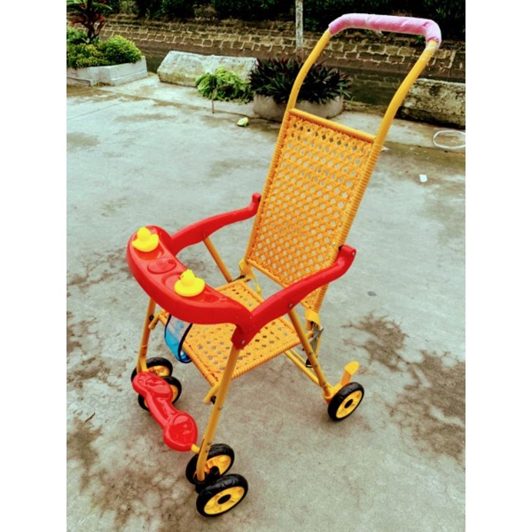 Xe đẩy mây cho bé