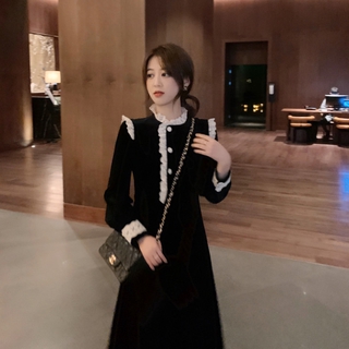 Đầm Nhung Đen Tay Dài Phối Ren