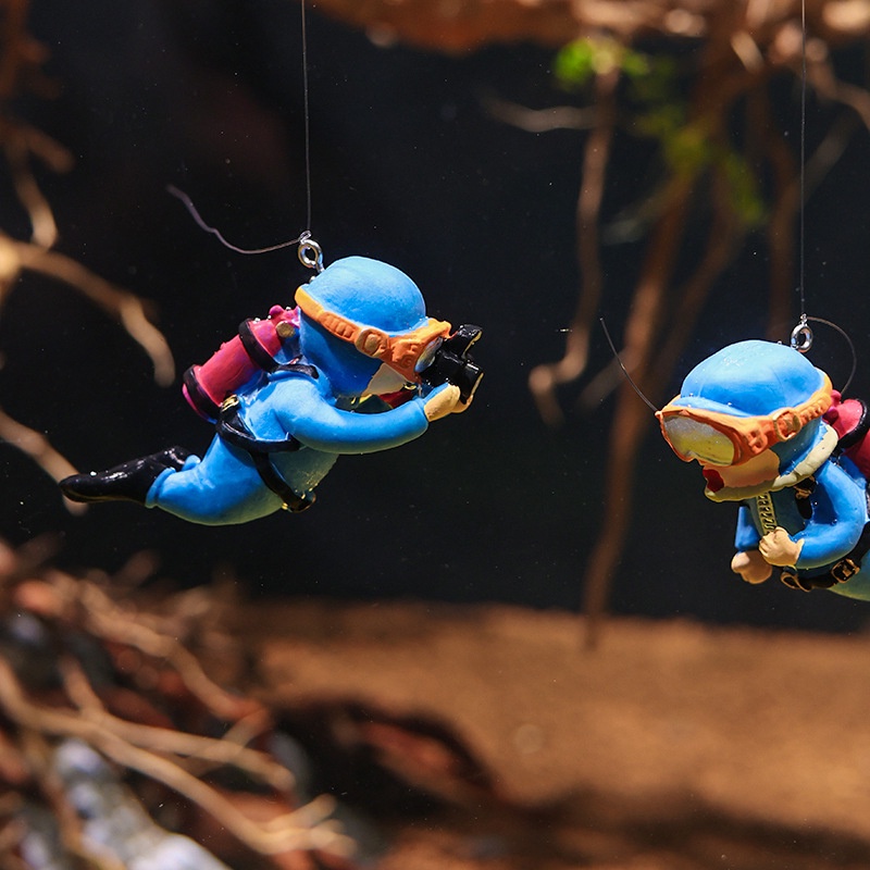 Mô hình đồ chơi thả bể cá, mô hình songoku, thợ lặn trang trí hồ cá nổi Master Kids