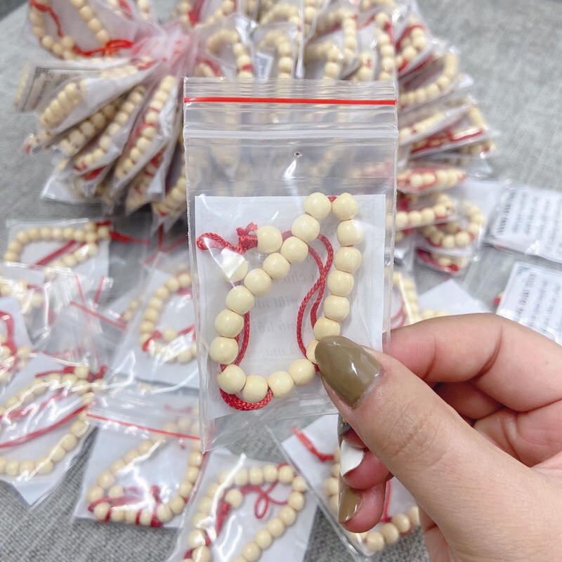 Vòng dâu tằm cho bé chống mồ hôi trộm , tránh giật mình