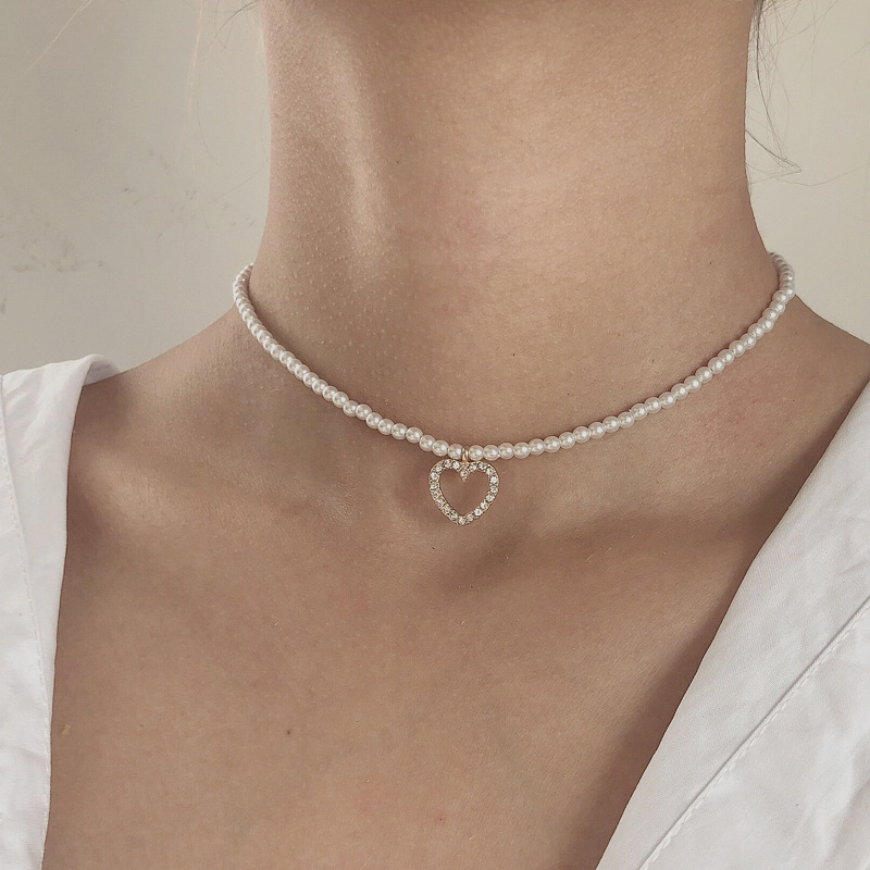 Vòng Cổ Choker Nữ Mặt Trái Tim Đính Hạt Ngọc Trai Phong Cách Cổ Điển