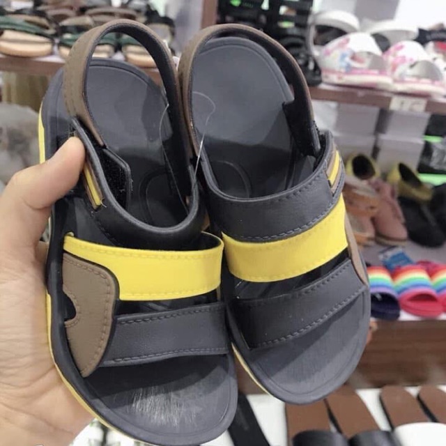 Sandal cho bé