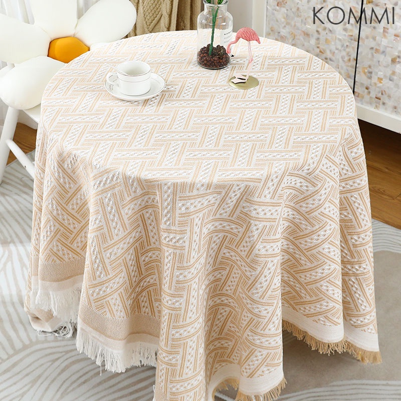 Khăn Trải Bàn Phối Tua Rua Phong Cách Bắc Âu