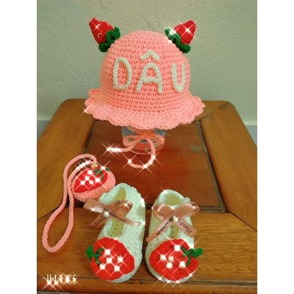 mũ len dâu 🍓 cho bé từ sơ sinh, giày cho bé từ sơ sinh trở lên