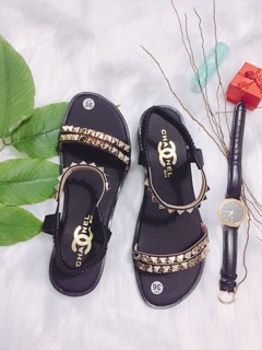 Giày sandal đế bệt đinh tán
