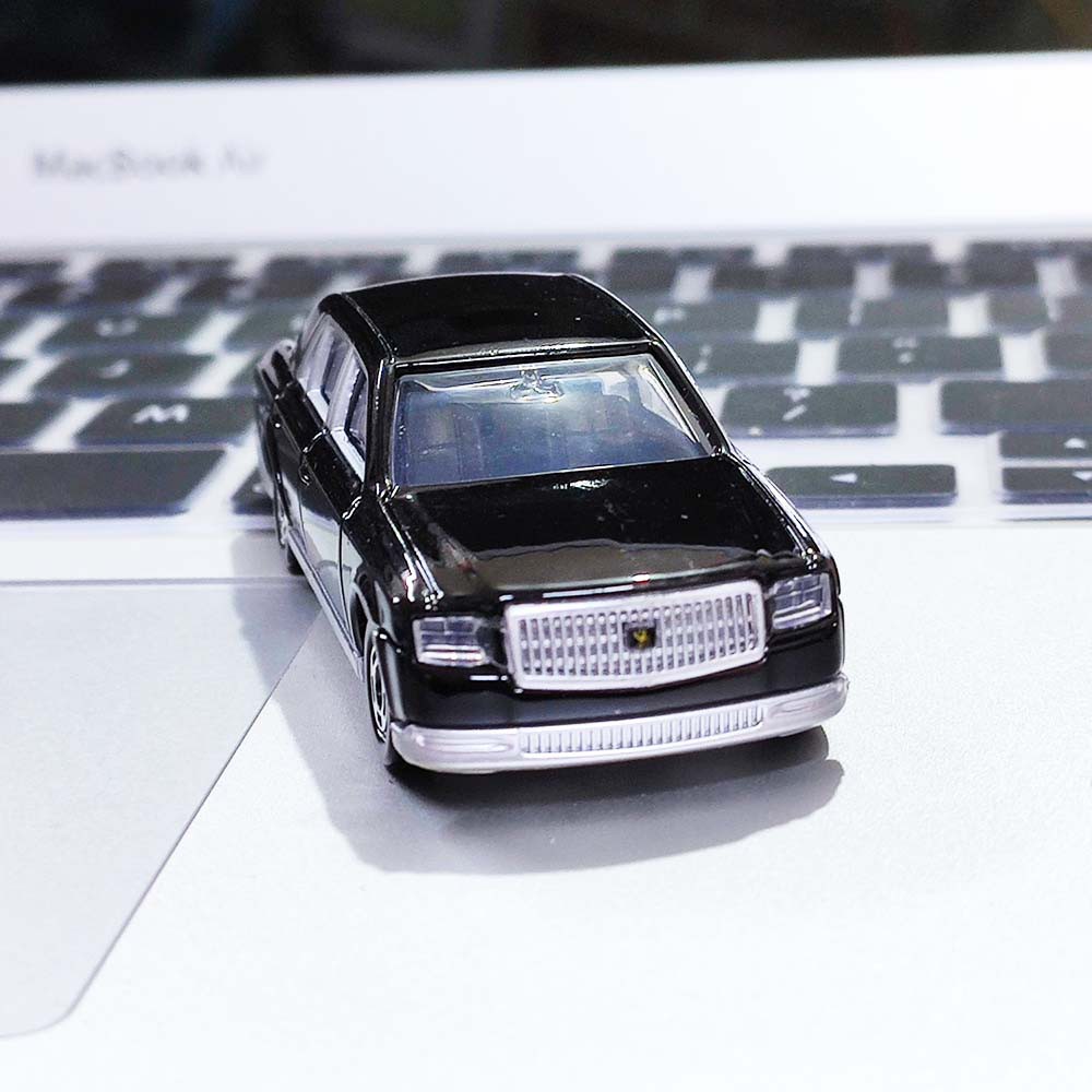 Xe ô tô mô hình Tomica Toyota Century Black No.114 - Made in Việt Nam (No Box)