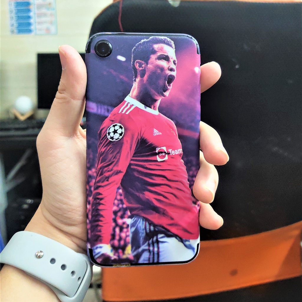Miếng dán điện thoại hình RONALDO, Miếng dán skin CR7 bảo vệ máy, chống xước, lên màu đẹp.