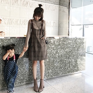 Set váy yếm kẻ caro hai món trẻ trung