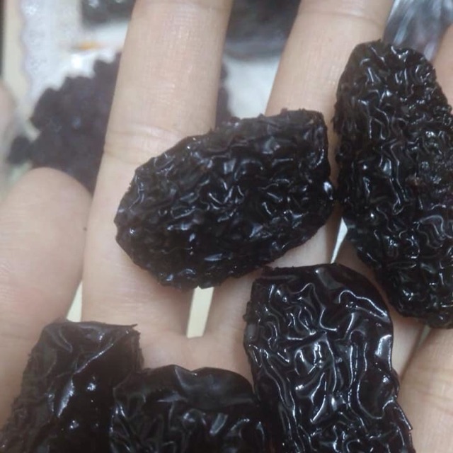 Mứt táo đen