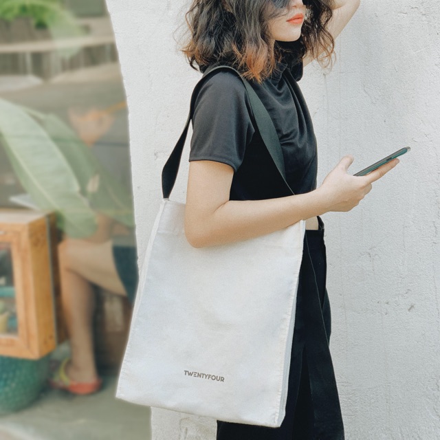 NEATIES TOTE BAG