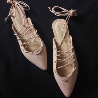 Sandal bệt mũi nhọn cột dây