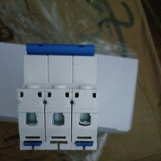 Aptomat 3p 32a CB 3 pha C32 MCB attomat 380V